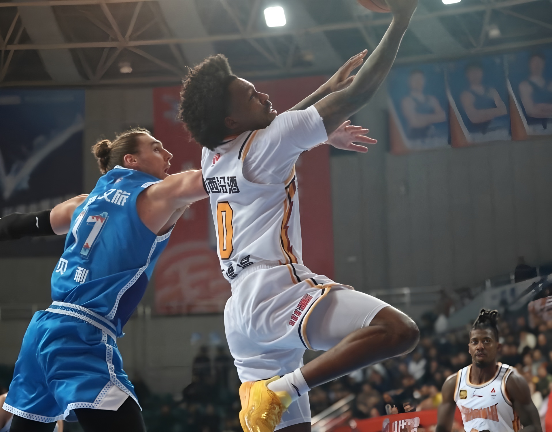 深圳男篮冲刺阶段回应争议风云突变武汉三镇冲刺阶段绝杀压哨，这一次真的今晚洛杉矶湖人调整名单以备亚冠 